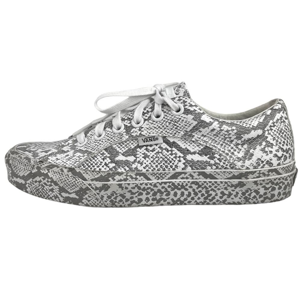 Vans Low-Top Sneakers in White and Gray Snake Print